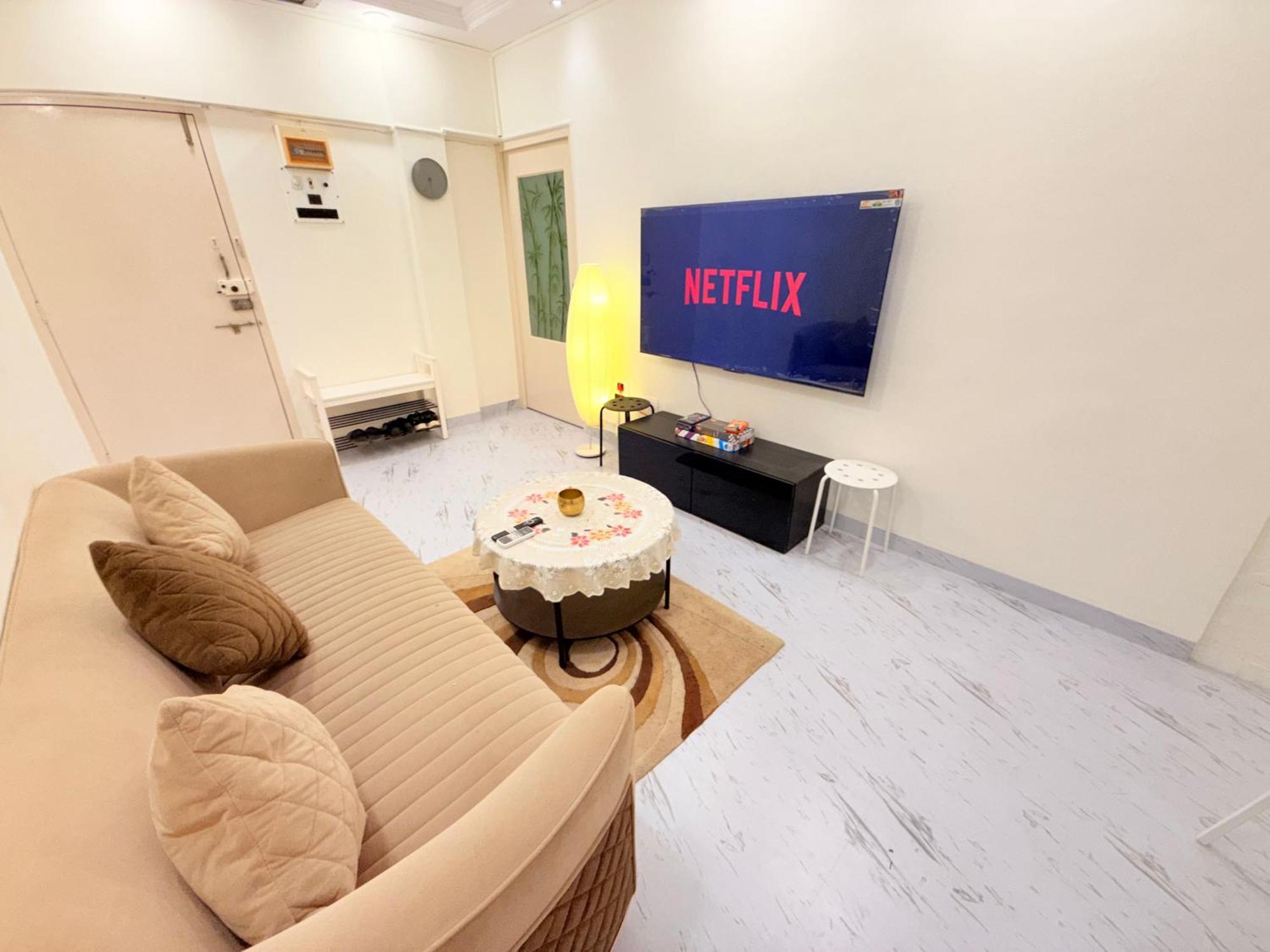 Elite Suite 1 - 65'TV, Netflix&Chill, Luxury 2BHK Mumbai Exterior photo